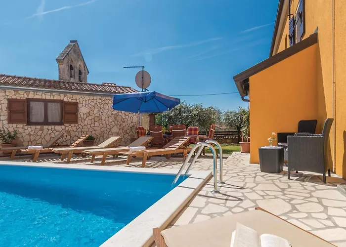Hébergement de vacances Bacva Iii *